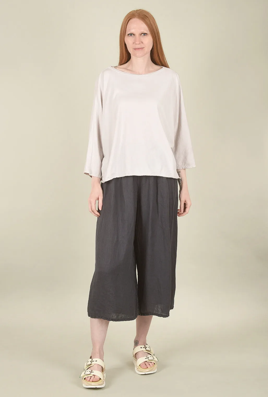 Luna Tee, Ashby White